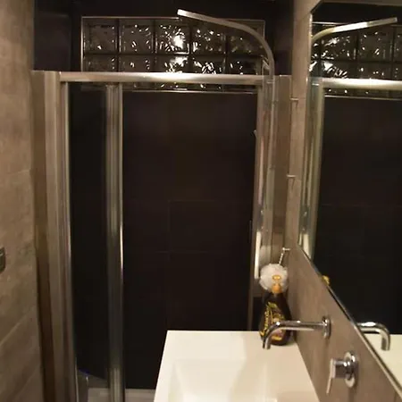 Appartamento Charming With Balcony In - 45 M² With Parking *