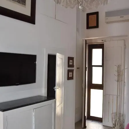 Charming With Balcony In - 45 M² With Parking Appartamento Pisticci