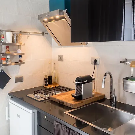 Charming With Balcony In - 45 M² With Parking Appartamento