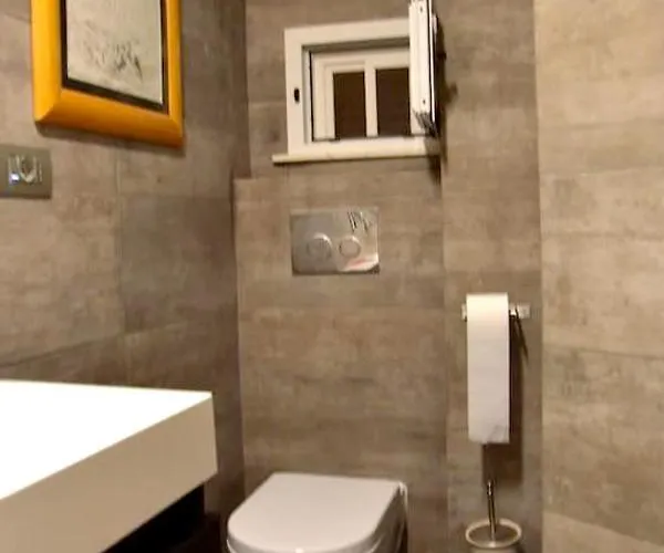 Apartment Charming With Balcony In - 45 M² With Parking *